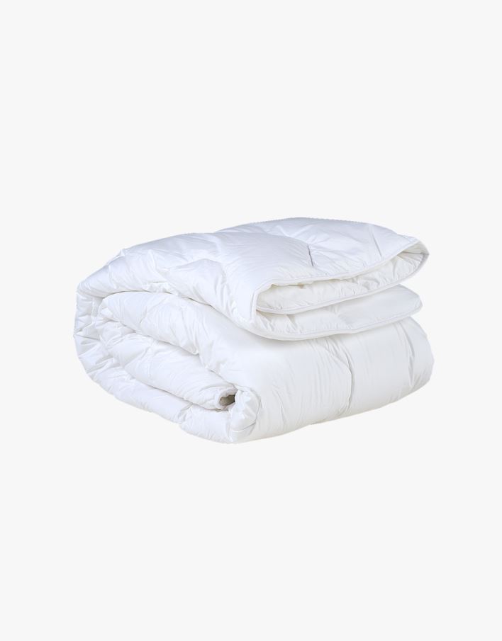 Helårs fiberdyne hvit - 140x200 cm hvit - 1